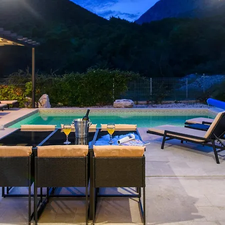 Blue Stone Holiday home *