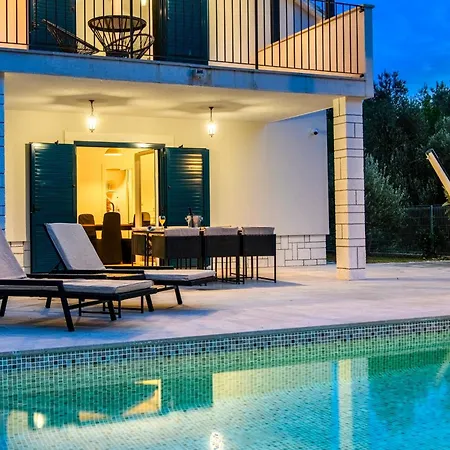 Blue Stone * Zaostrog