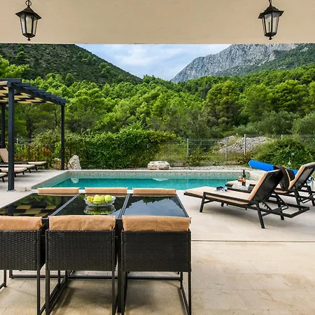 Blue Stone * Zaostrog